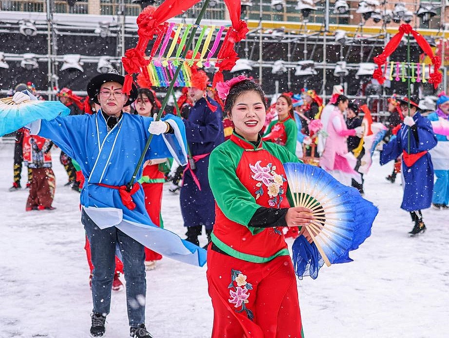 Chùm ảnh: Không khí đón ngày Tết Nguyên đán tại Châu Á