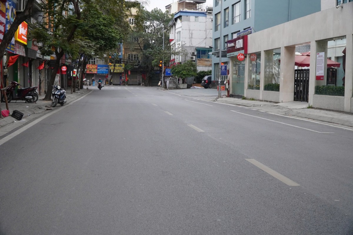 Đường Lạc Trung tĩnh lặng. Đường Lạc Trung tĩnh lặng.