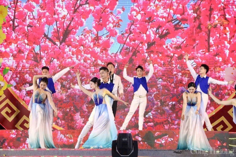 Sôi động chương trình nghệ thuật Hải Phòng - Mùa xuân, khát vọng Sôi động chương trình nghệ thuật Hải Phòng - Mùa xuân, khát vọng