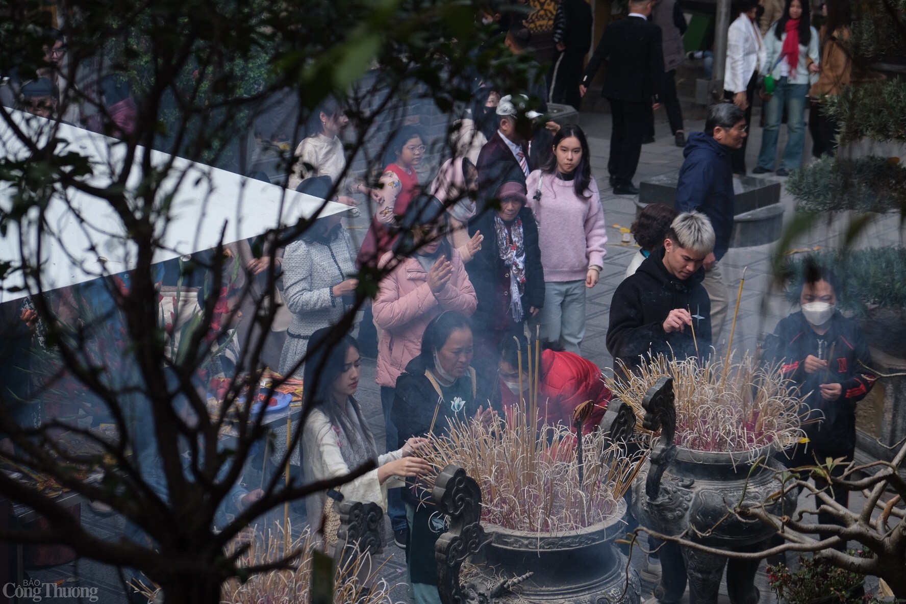 Chùa Quán Sứ là nơi thờ Bồ Tát, Phật và các vị quốc sư thời nhà Lý. Ảnh: Lê An