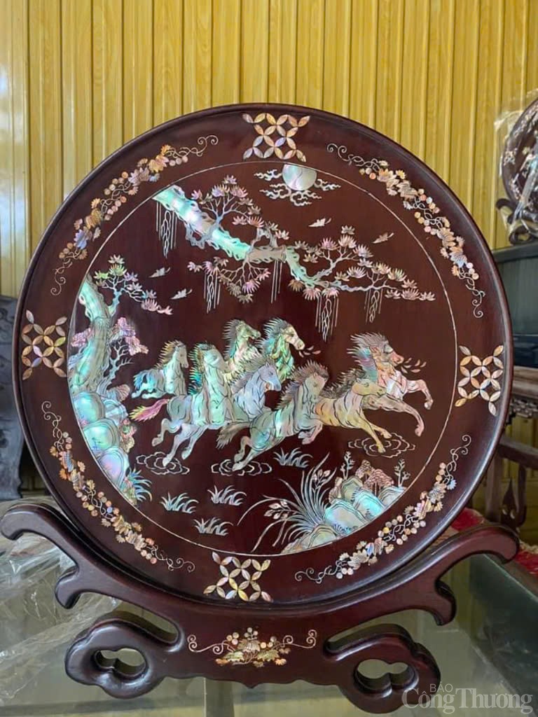 Sản phẩm khảm trai đặc sắc với hoạ tiết tỷ mỹ