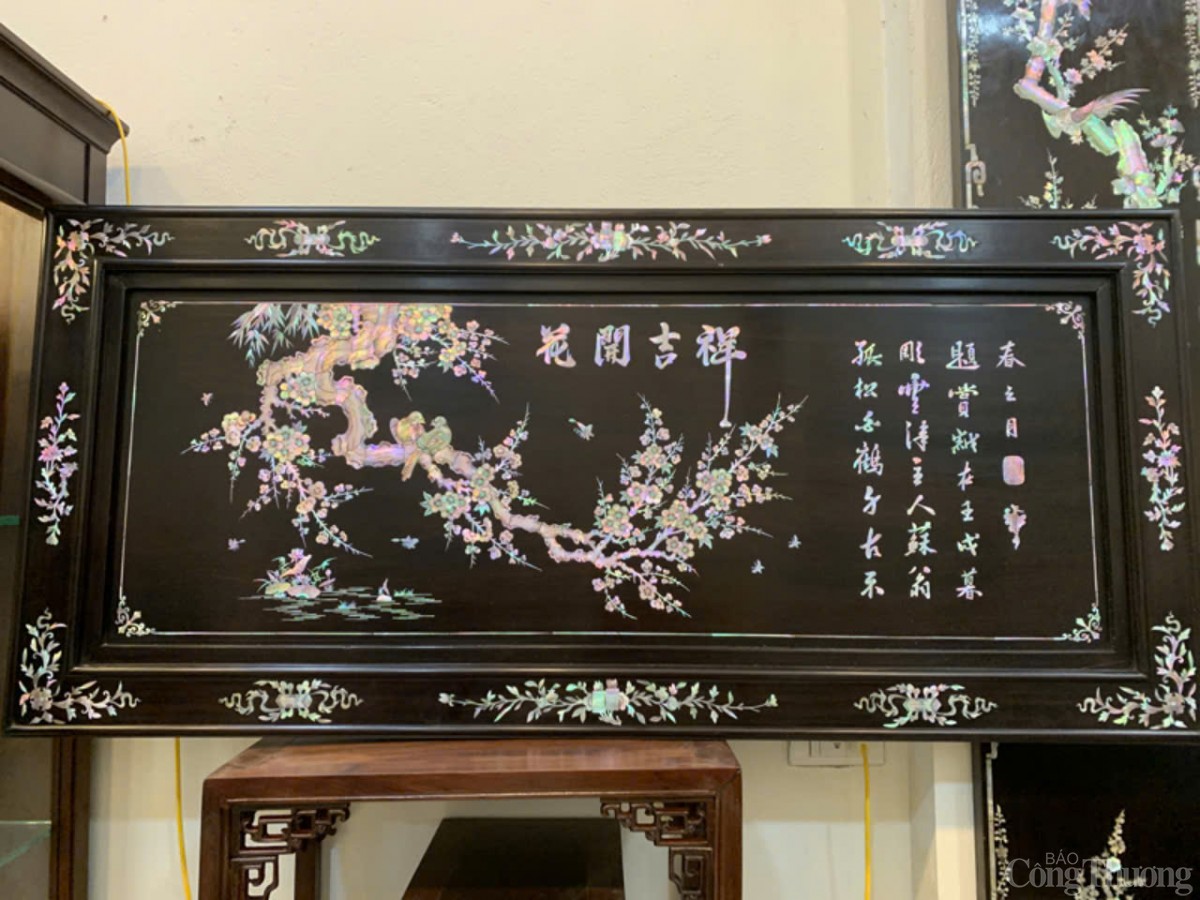 Bức hoành phi được hoàn thành để chuyển ra cho thị trường các tỉnh phía Bắc