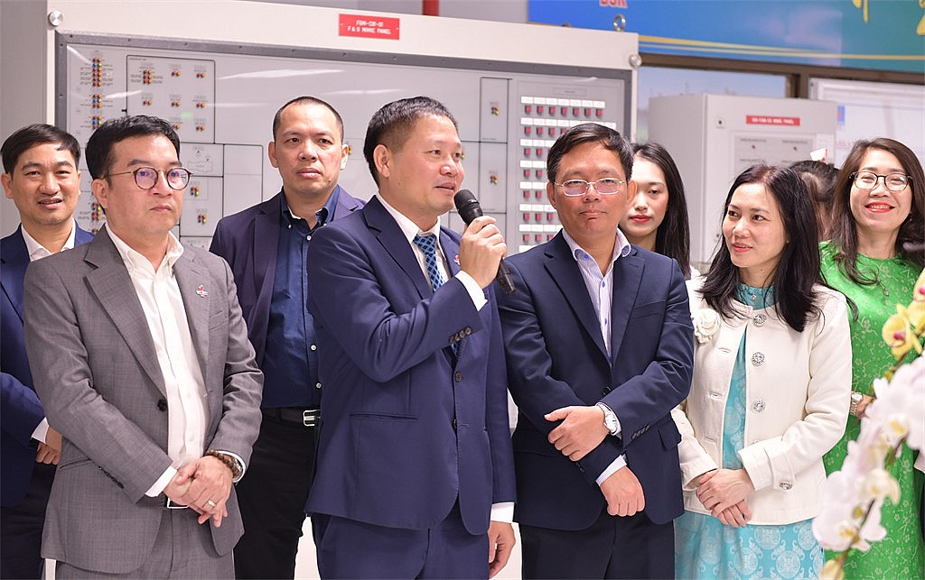 Chủ tịch BSR Bùi Ngọc Dương phát biểu chúc Tết người lao động. Chủ tịch BSR Bùi Ngọc Dương phát biểu chúc Tết người lao động.