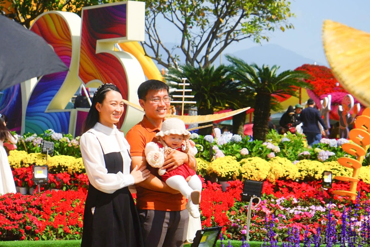 Du lịch TP. Đà Nẵng rộn ràng những ngày đầu năm mới Ất Tỵ 2025 Du lịch TP. Đà Nẵng rộn ràng những ngày đầu năm mới Ất Tỵ 2025