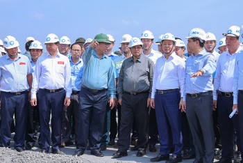 Thủ tướng kiểm tra công trường sân bay Long Thành