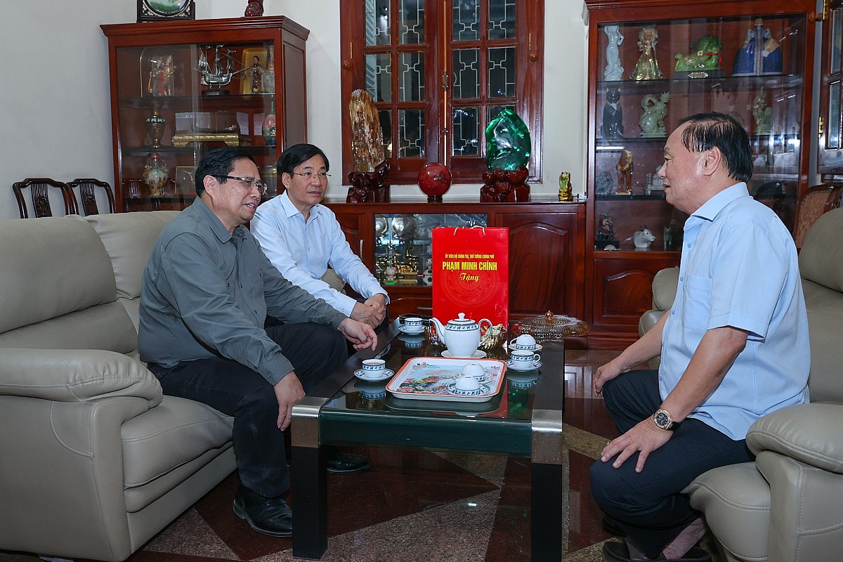 Thủ tướng thăm hỏi, chúc Tết gia đình, thân nhân đồng chí Phan Văn Khải - Ảnh: VGP/Nhật Bắc Thủ tướng thăm hỏi, chúc Tết gia đình, thân nhân đồng chí Phan Văn Khải - Ảnh: VGP/Nhật Bắc