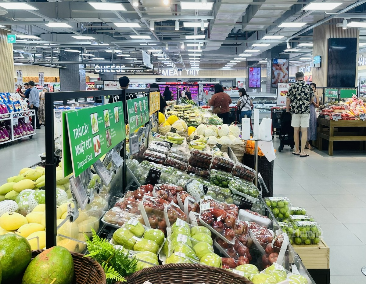 cChủ yếu là hàng tươi sống, rau xanh và các nhu yếu phẩm cần thiết được cung cấp đầy đủ. Ảnh: Nguyễn Thanh cChủ yếu là hàng tươi sống, rau xanh và các nhu yếu phẩm cần thiết được cung cấp đầy đủ. Ảnh: Nguyễn Thanh