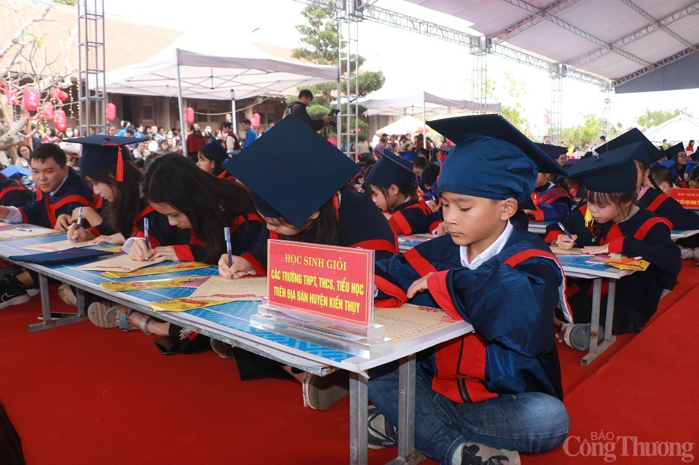 Hải Phòng: Tưng bừng lễ hội khai bút đầu xuân