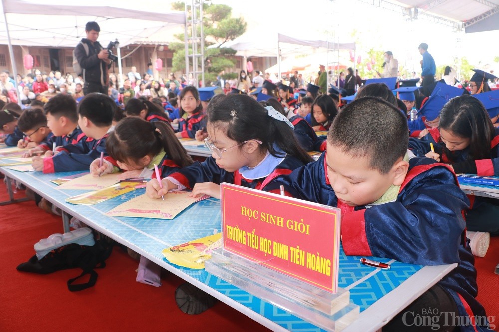 Hải Phòng: Tưng bừng lễ hội khai bút đầu xuân