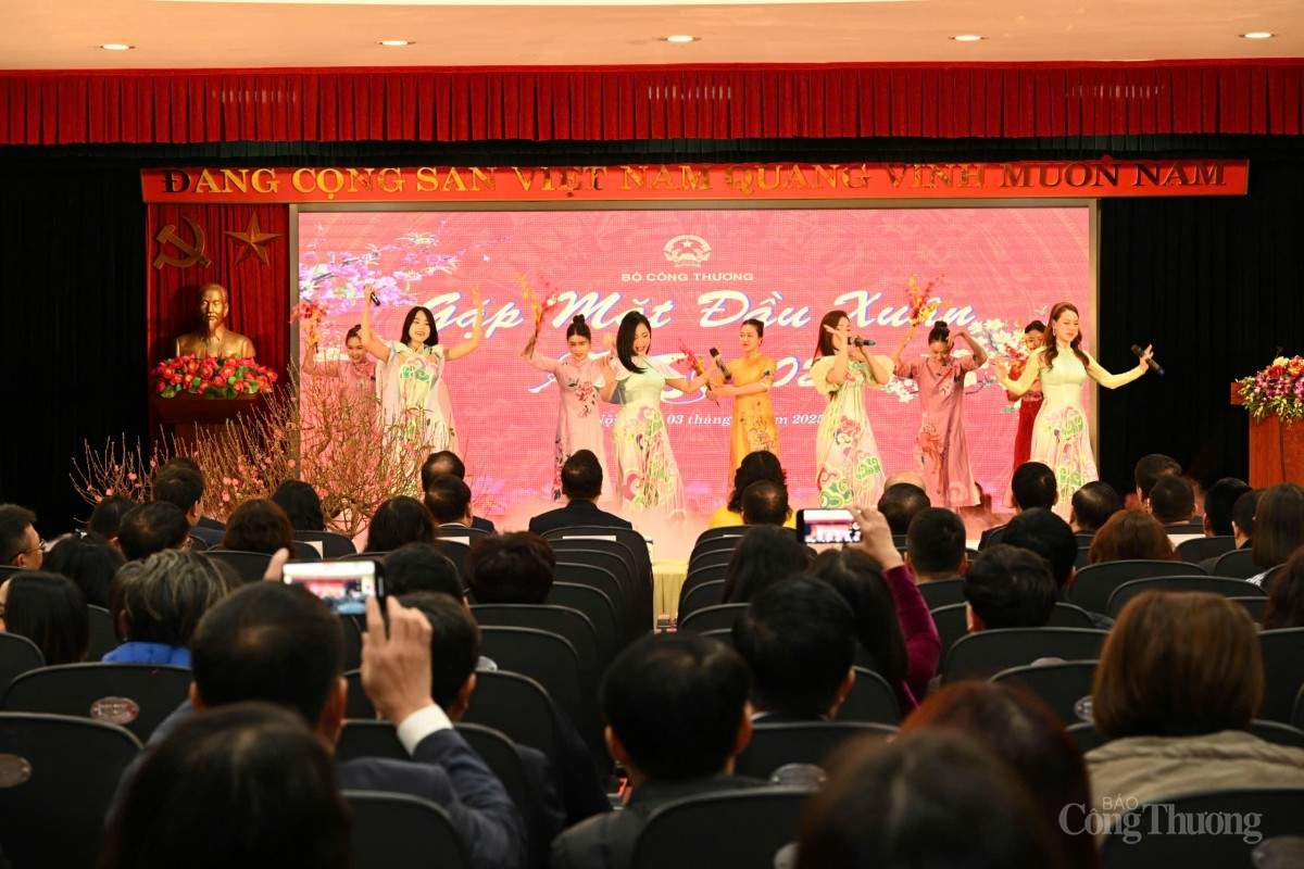 CHÙM ẢNH: Bộ Công Thương gặp mặt đầu Xuân Ất Tỵ 2025