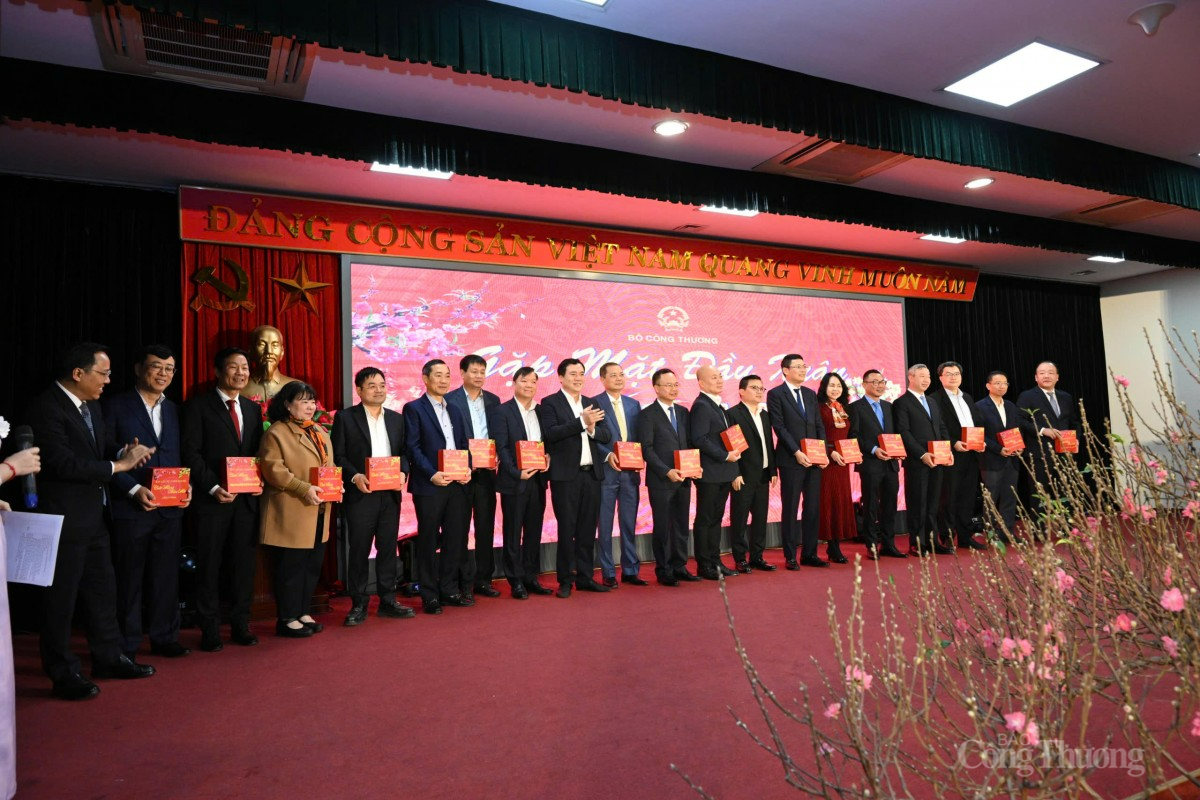 CHÙM ẢNH: Bộ Công Thương gặp mặt đầu Xuân Ất Tỵ 2025