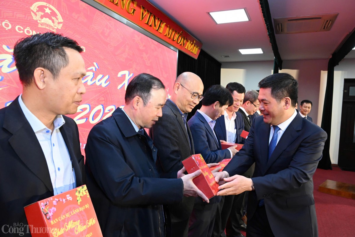 CHÙM ẢNH: Bộ Công Thương gặp mặt đầu Xuân Ất Tỵ 2025