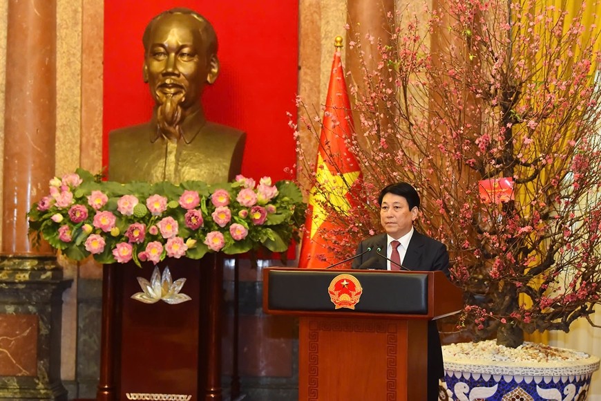 Chủ tịch nước Lương Cường phát biểu giao nhiệm vụ cho cán bộ, nhân viên Văn phòng Chủ tịch nước. Chủ tịch nước Lương Cường phát biểu giao nhiệm vụ cho cán bộ, nhân viên Văn phòng Chủ tịch nước.