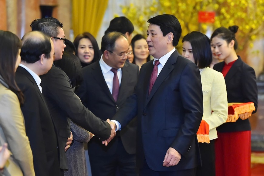 Chủ tịch nước Lương Cường với cán bộ, nhân viên Văn phòng Chủ tịch nước. Chủ tịch nước Lương Cường với cán bộ, nhân viên Văn phòng Chủ tịch nước.