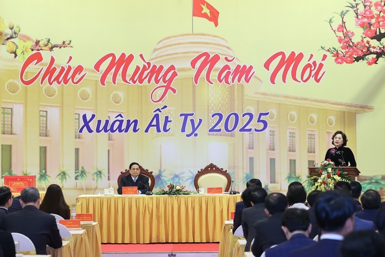 Thống đốc Ngân hàng Nhà nước Nguyễn Thị Hồng phát biểu - Ảnh: VGP/Nhật Bắc Thống đốc Ngân hàng Nhà nước Nguyễn Thị Hồng phát biểu - Ảnh: VGP/Nhật Bắc