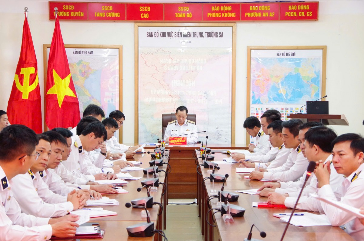 Bàn giao nhiệm vụ Tham mưu trưởng Vùng 3 Hải quân Bàn giao nhiệm vụ Tham mưu trưởng Vùng 3 Hải quân