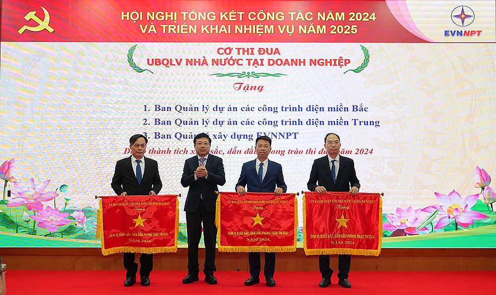 Đảng ủy EVNNPT nâng cao vai trò lãnh đạo trong kỷ nguyên vươn mình của dân tộc Đảng ủy EVNNPT nâng cao vai trò lãnh đạo trong kỷ nguyên vươn mình của dân tộc