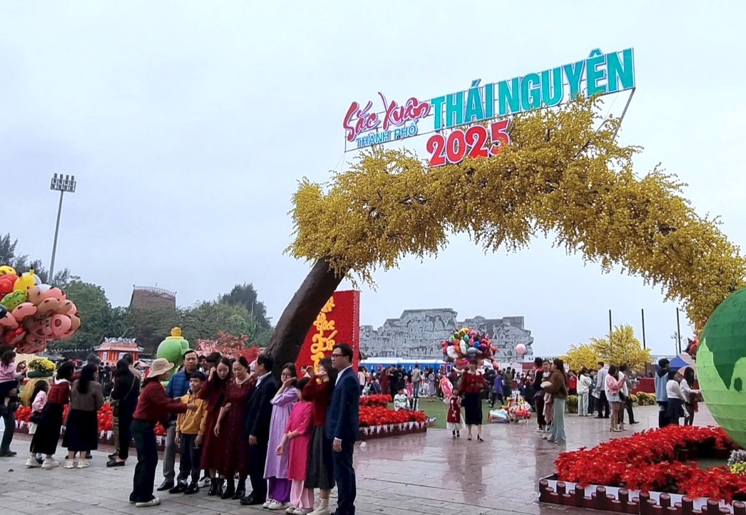 Không gian Sắc xuân TP. Thái Nguyên 2025 được tổ chức tại Quảng trường Võ Nguyên Giáp.