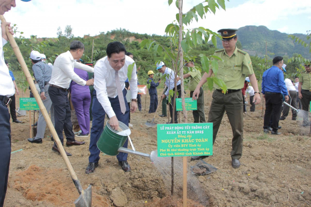 Khánh Hòa phát động Tết trồng cây nhớ ơn Bác Hồ