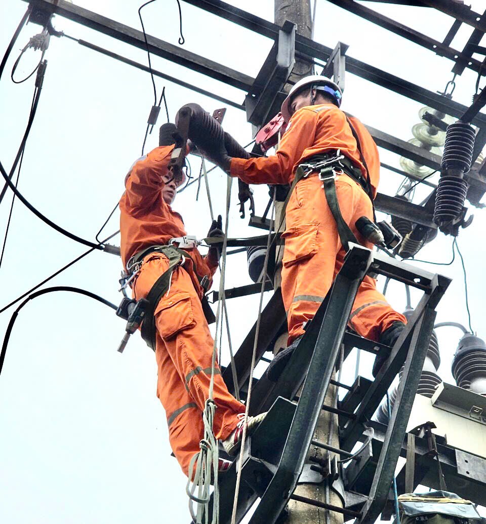 Đảm bảo cấp điện dịp Tết Đảm bảo cấp điện dịp Tết