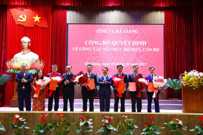 Hà Giang công bố quyết định sắp xếp bộ máy, công tác cán bộ