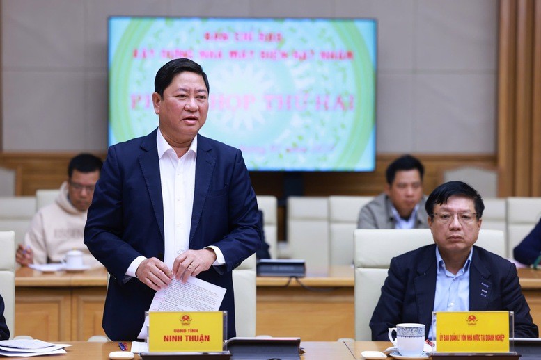 Chủ tịch UBND tỉnh Ninh Thuận Trần Quốc Nam phát biểu tại phiên họp - Ảnh: VGP/Nhật Bắc Chủ tịch UBND tỉnh Ninh Thuận Trần Quốc Nam phát biểu tại phiên họp - Ảnh: VGP/Nhật Bắc