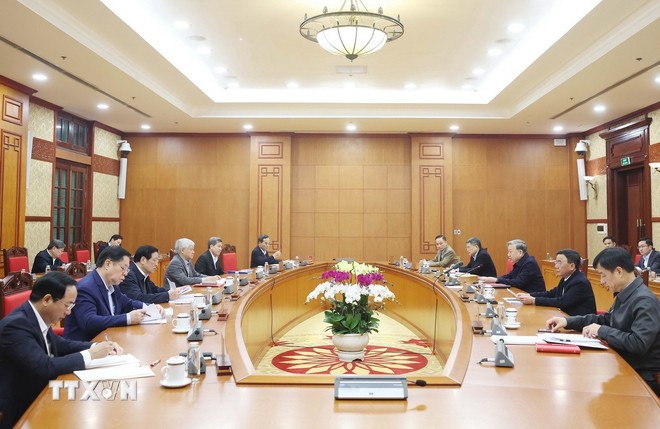 Thị trường hàng hóa phong phú, đảm bảo chất lượng, không để xảy ra tình trạng khan hàng, sốt giá. Ảnh: TTXVN