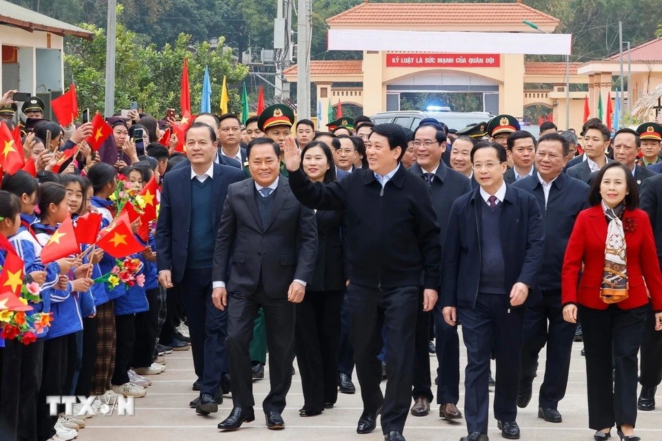 Chủ tịch nước dự “Tết trồng cây Đời đời nhớ ơn Bác Chủ tịch nước dự “Tết trồng cây Đời đời nhớ ơn Bác