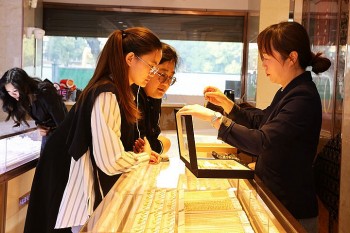 Giải mã 'cơn sốt vàng' của giới trẻ Trung Quốc