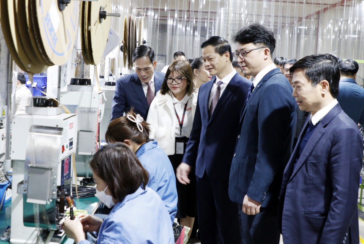 Lãnh đạo tỉnh Bắc Ninh đến thăm và kiểm tra sản xuất đầu Xuân tại Công ty TNHH Công nghệ JOHNSON HEALTH Việt Nam Lãnh đạo tỉnh Bắc Ninh đến thăm và kiểm tra sản xuất đầu Xuân tại Công ty TNHH Công nghệ JOHNSON HEALTH Việt Nam