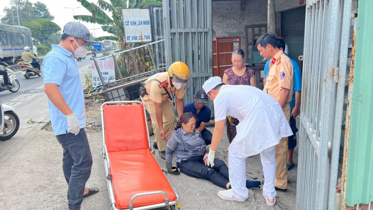 Không phạt người vượt đèn đỏ cứu người là nhân văn