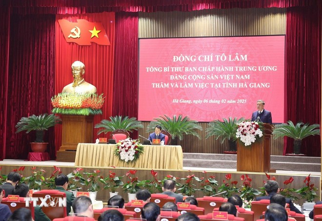 Tổng Bí thư Tô Lâm cùng Đoàn công tác Trung ương đã đến thăm và làm việc với Ban Chấp hành Đảng bộ tỉnh Hà Giang. Ảnh: TTXVN