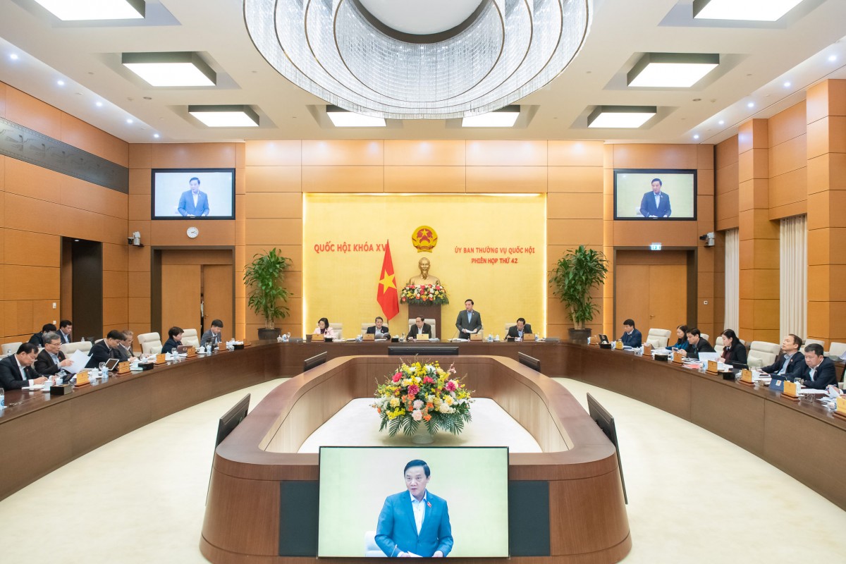 Ủy ban Thường vụ Quốc hội cho ý kiến về dự án Luật sửa đổi, bổ sung một số điều của Luật Tổ chức Quốc hội và 03 dự thảo Nghị quyết