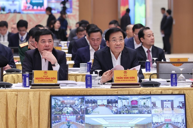 Thủ tướng: Chuyển đổi số phải toàn dân, toàn diện Thủ tướng: Chuyển đổi số phải toàn dân, toàn diện