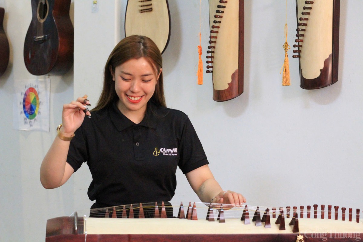 Cô gái Gia Lai đưa nhạc cụ truyền thống vươn xa Cô gái Gia Lai đưa nhạc cụ truyền thống vươn xa