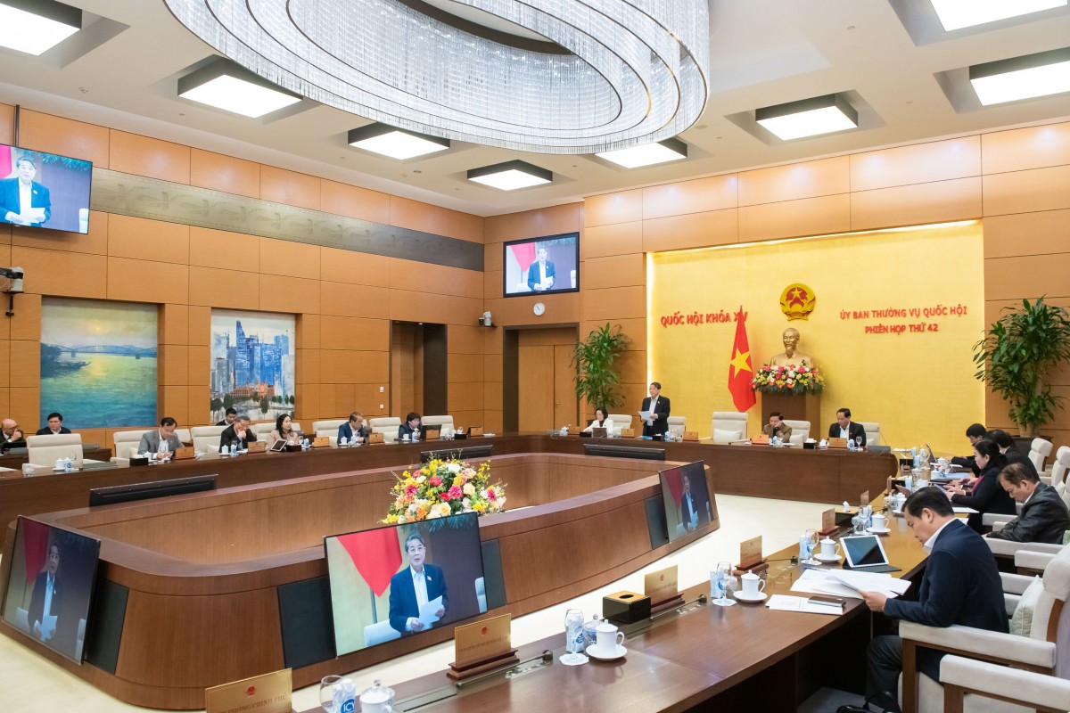 Ủy ban Thường vụ Quốc hội cho ý kiến về việc giải trình, tiếp thu, chỉnh lý dự thảo Luật Hóa chất (sửa đổi) Ủy ban Thường vụ Quốc hội cho ý kiến về việc giải trình, tiếp thu, chỉnh lý dự thảo Luật Hóa chất (sửa đổi)