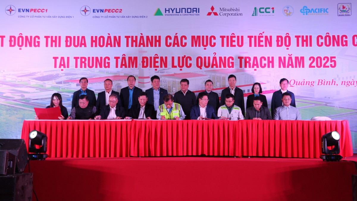 Ký kết giao ước đảm bảo tiến độ dự án (Ảnh: Thành Long)