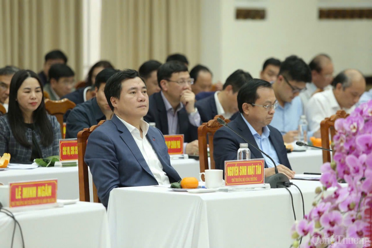 Thủ tướng Phạm Minh Chính làm việc với Tỉnh ủy Quảng Nam Thủ tướng Phạm Minh Chính làm việc với Tỉnh ủy Quảng Nam