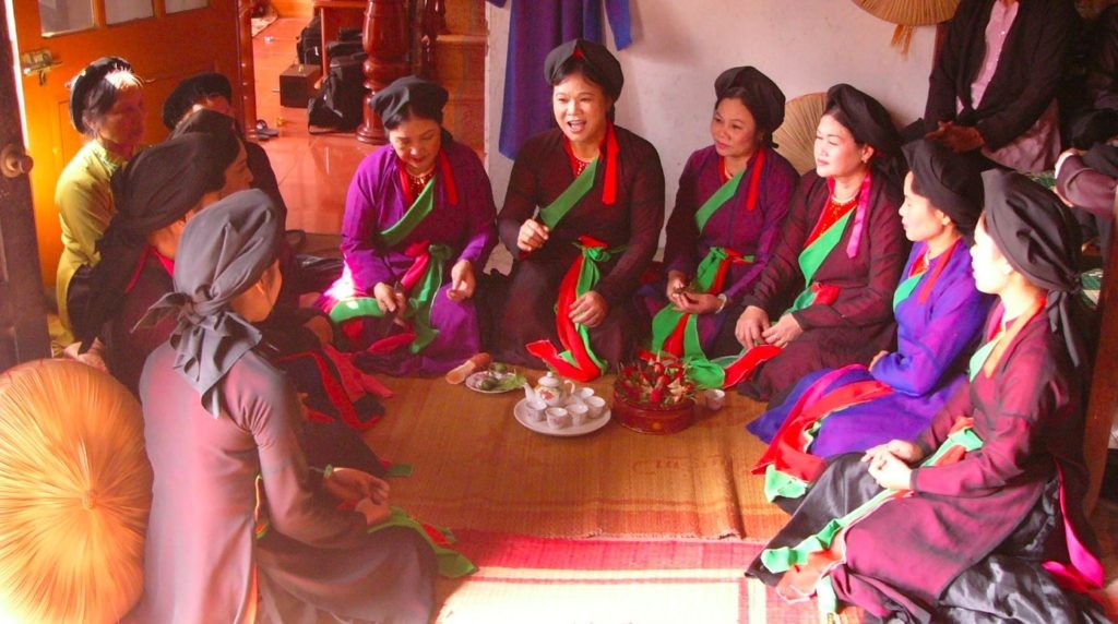 Hát quan họ không thể thiếu trong mỗi dịp lễ Tết của người Kinh Bắc, đặc biệt tại hội Lim