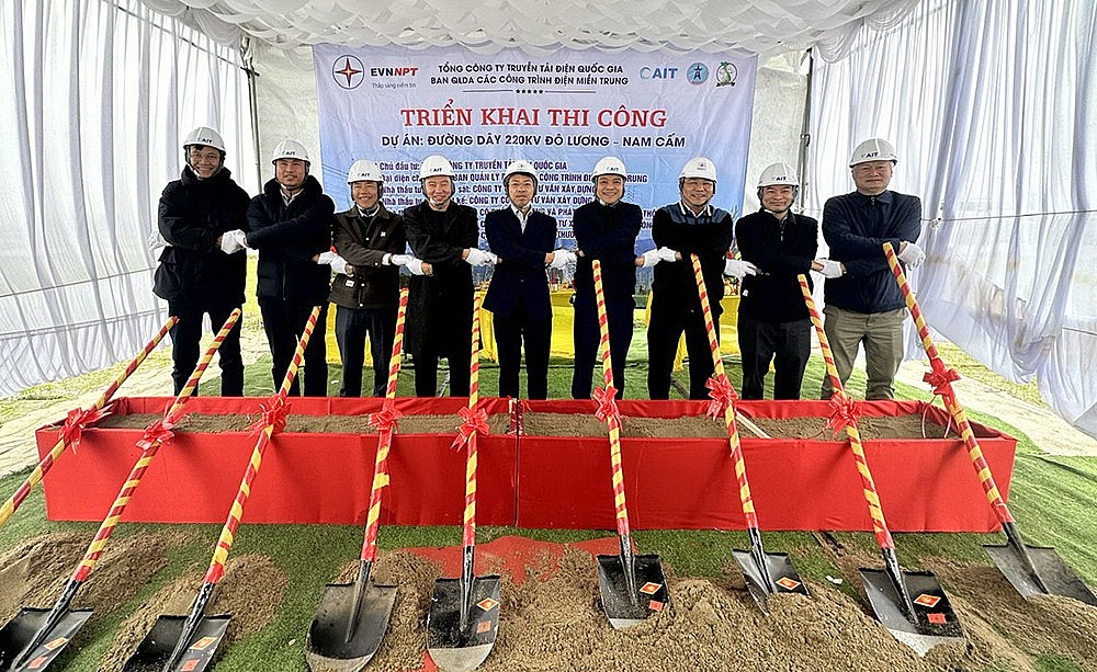 EVNNPT triển khai thi công đường dây 220kV Đô Lương – Nam Cấm
