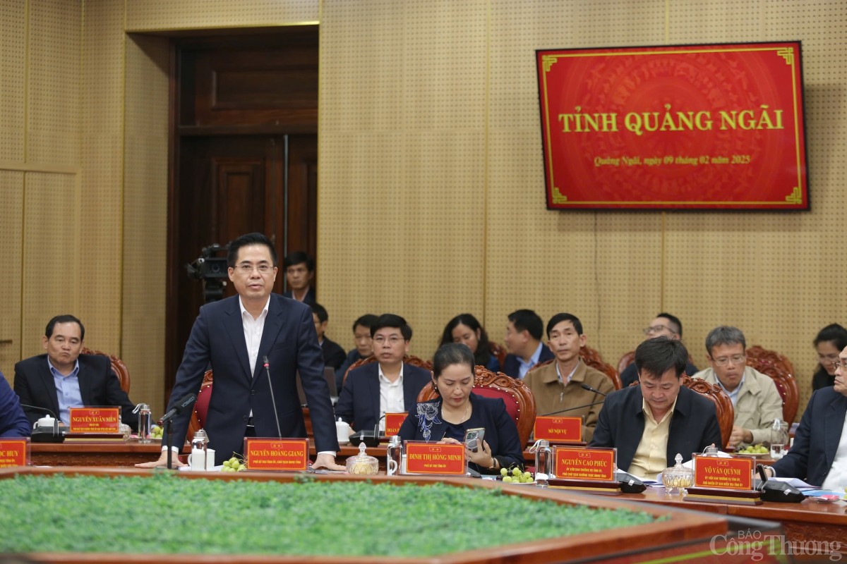 Thủ tướng Phạm Minh Chính làm việc với Tỉnh ủy Quảng Ngãi Thủ tướng Phạm Minh Chính làm việc với Tỉnh ủy Quảng Ngãi