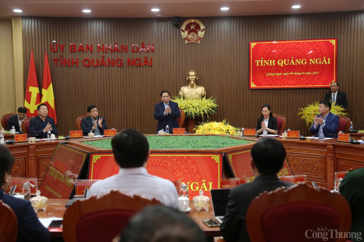 Thủ tướng Phạm Minh Chính làm việc với Tỉnh ủy Quảng Ngãi Thủ tướng Phạm Minh Chính làm việc với Tỉnh ủy Quảng Ngãi