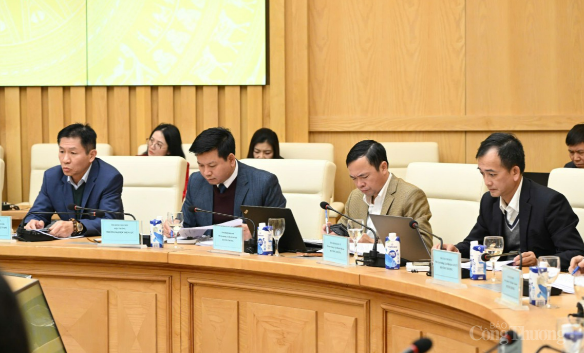 Bộ trưởng Nguyễn Hồng Diên chủ trì họp Ban soạn thảo