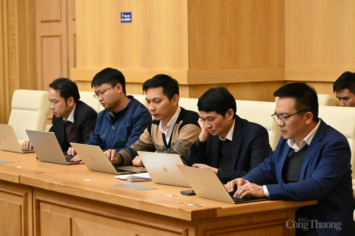 Bộ trưởng Nguyễn Hồng Diên chủ trì họp Ban soạn thảo