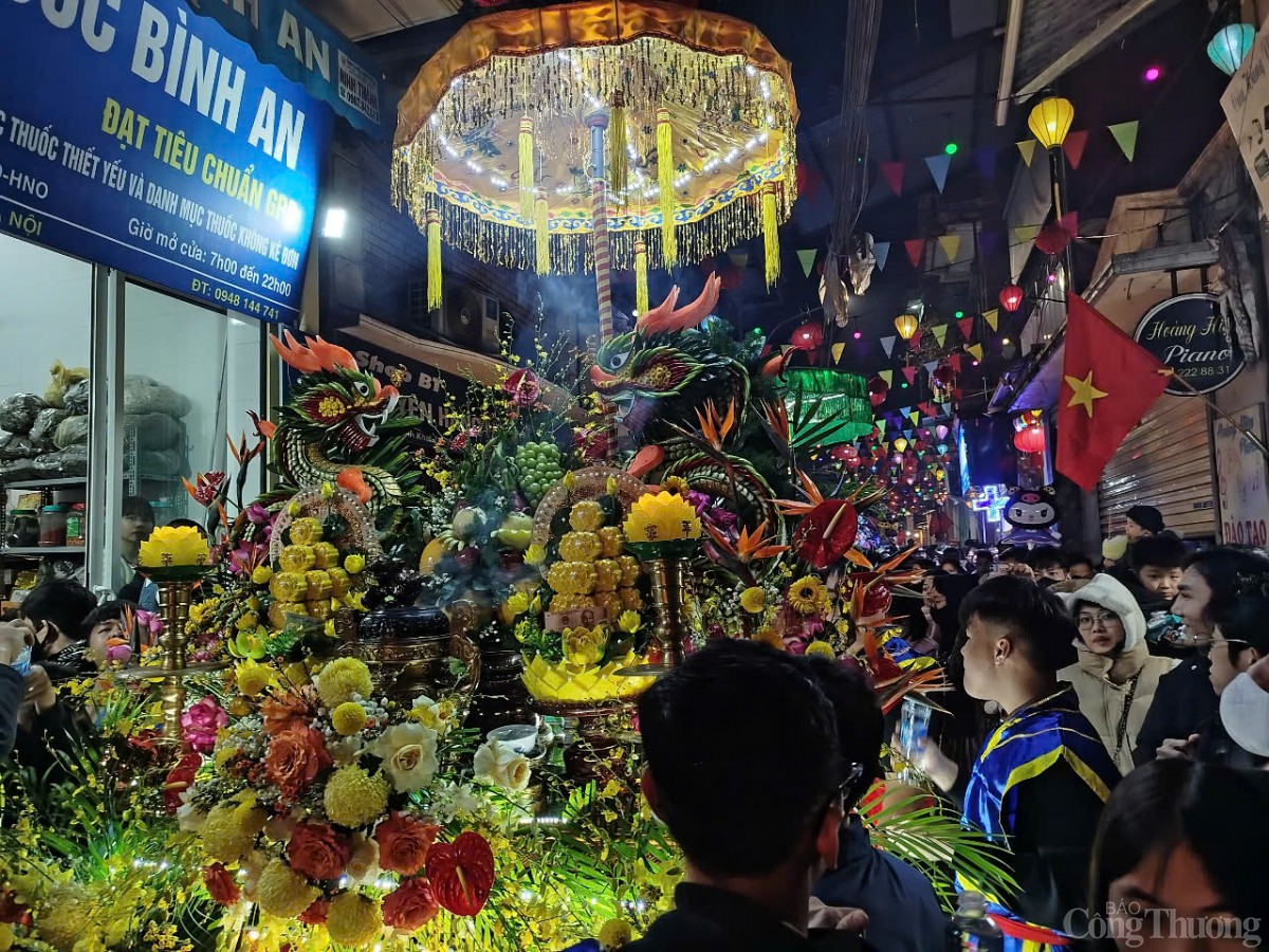 Lễ rước 'Ông lợn' độc nhất vô nhị tại Hà Nội