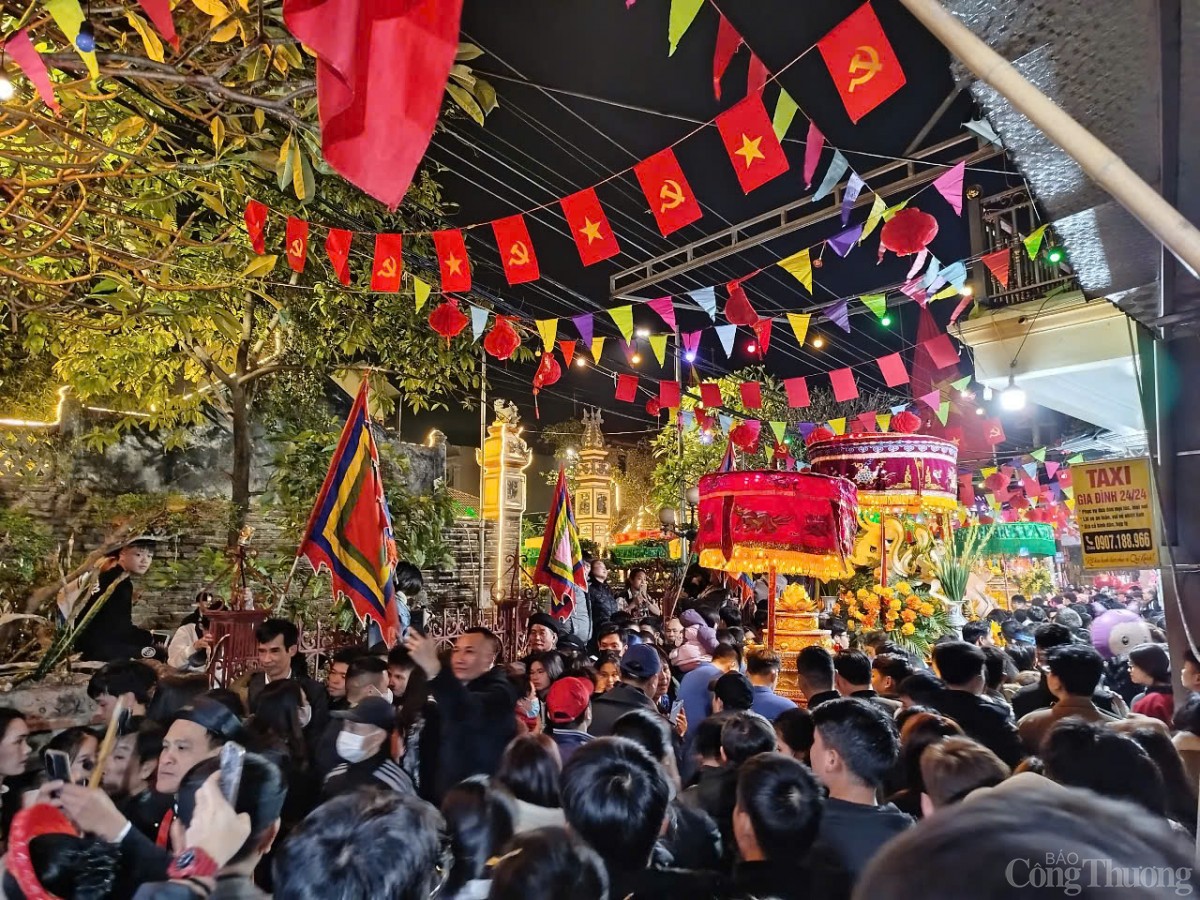 Lễ rước 'Ông lợn' độc nhất vô nhị tại Hà Nội