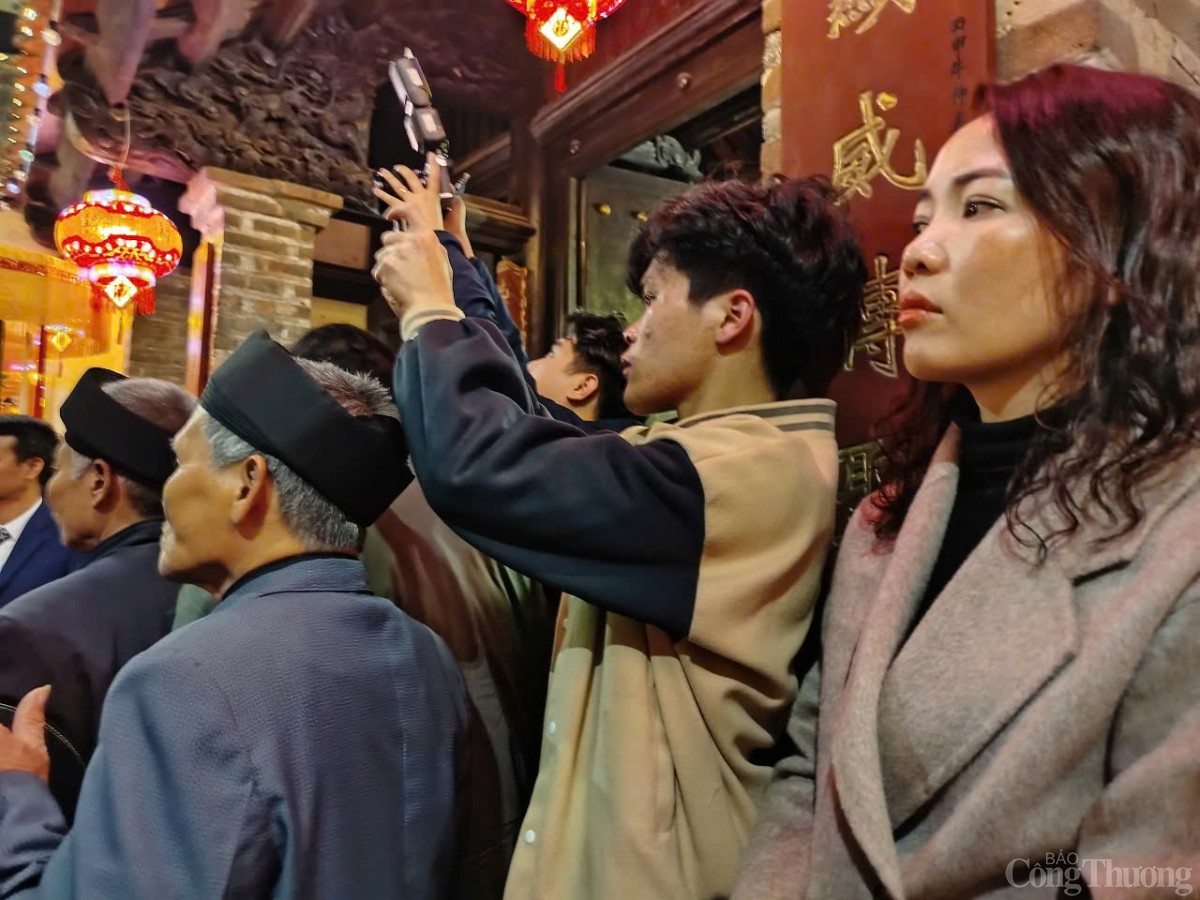 Lễ rước 'Ông lợn' độc nhất vô nhị tại Hà Nội