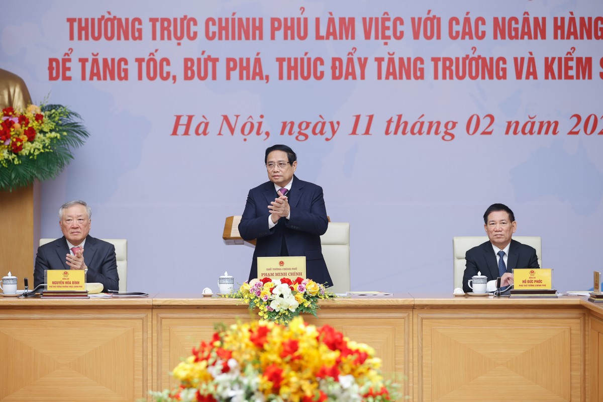 Thủ tướng Phạm Minh Chính chủ trì Hội nghị Thường trực Chính phủ làm việc với các ngân hàng thương mại để tăng tốc, bứt phá, thúc đẩy tăng trưởng và kiểm soát lạm phát. Ảnh: VGP/Nhật Bắc Thủ tướng Phạm Minh Chính chủ trì Hội nghị Thường trực Chính phủ làm việc với các ngân hàng thương mại để tăng tốc, bứt phá, thúc đẩy tăng trưởng và kiểm soát lạm phát. Ảnh: VGP/Nhật Bắc