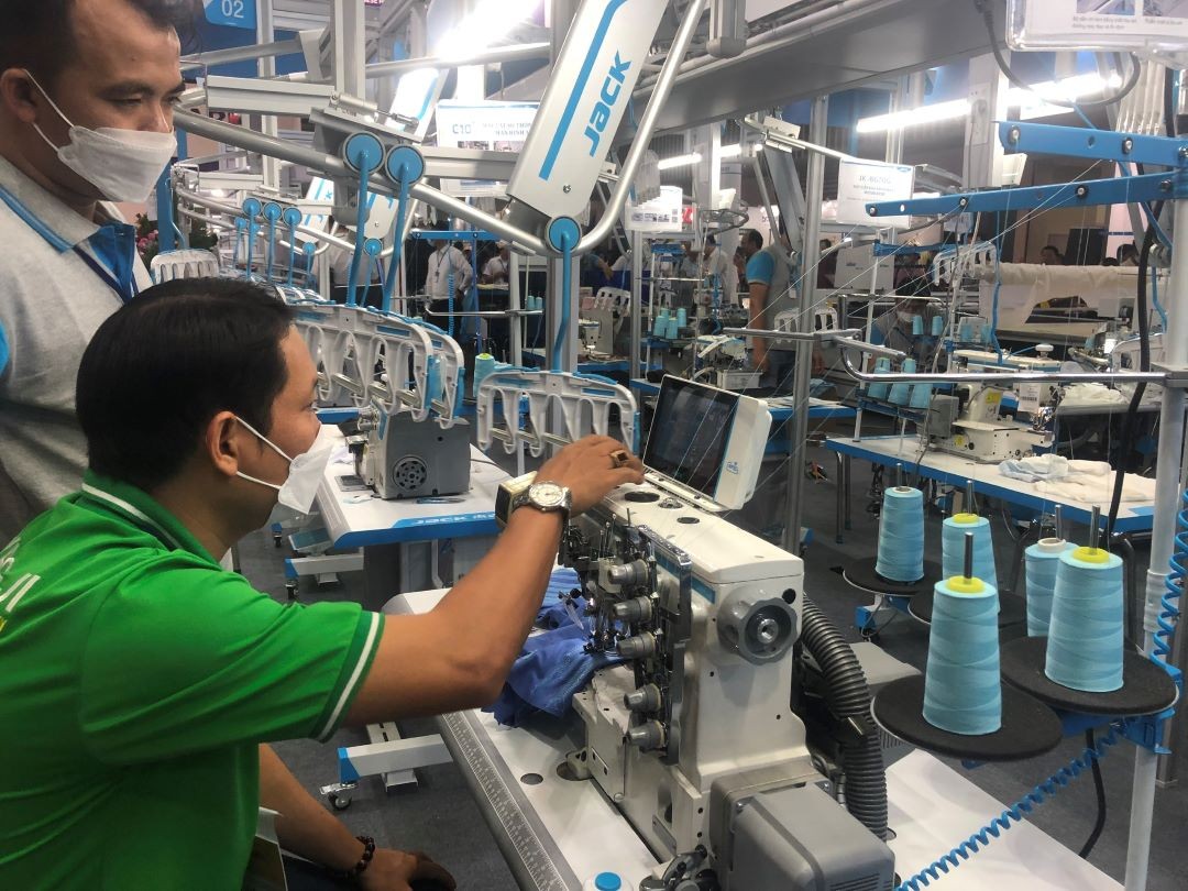 Cân nhắc quy định cấm thành lập doanh nghiệp với một số đối tượng. Ảnh minh họa