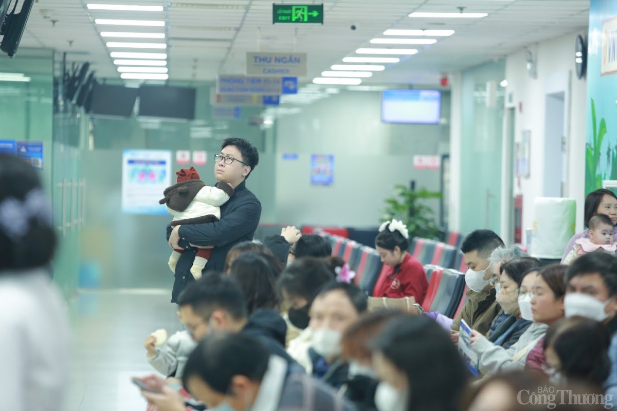 Lượt khách tiêm vắc xin cúm tăng cao gấp 10 lần Lượt khách tiêm vắc xin cúm tăng cao gấp 10 lần